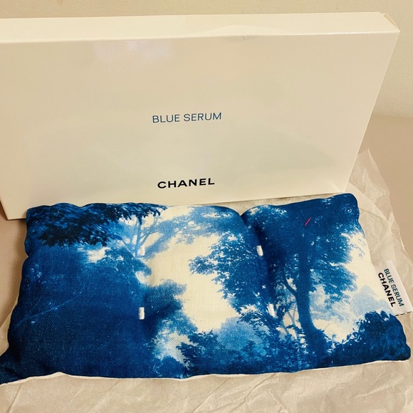 Chanel meditation eye cushion - Picture 2 of 7